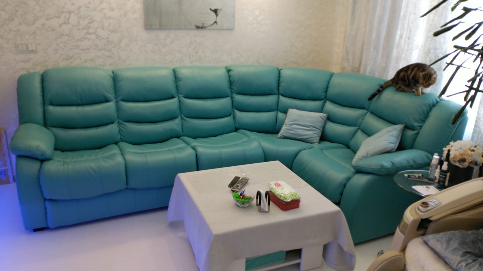 Перетяжка дивана на дому. Тайга