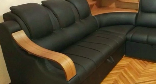 Перетяжка кожаного дивана. Тайга